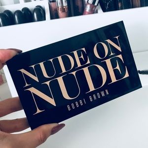 Nude on Nude Bobbi Brown Eyeshadow Palette